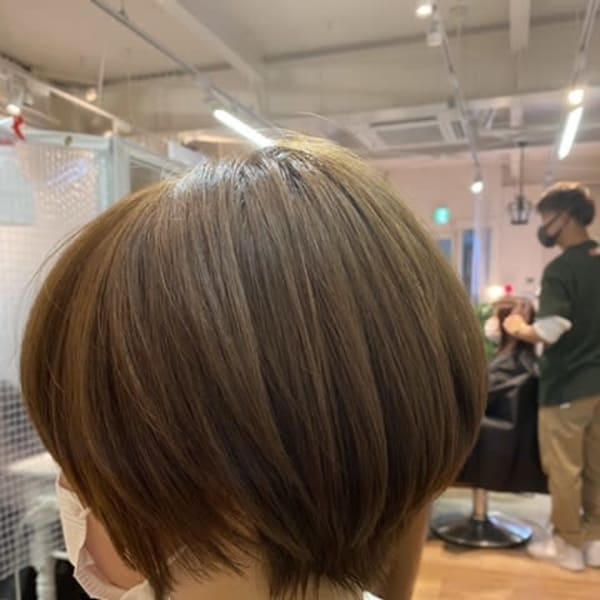 くびれと丸みショート