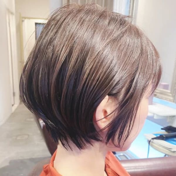 大人の前下がりボブ・40代ショートボブ・大人ヘアスタイル