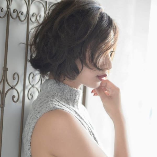 【自由が丘 SENSE】前下がりボブ×斜めバング