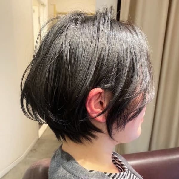 40代大人ショートボブ・前下がりショートボブ・くびれショート