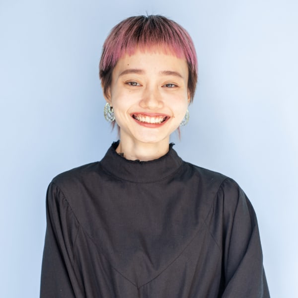 ショート　ブリーチ　ピンク