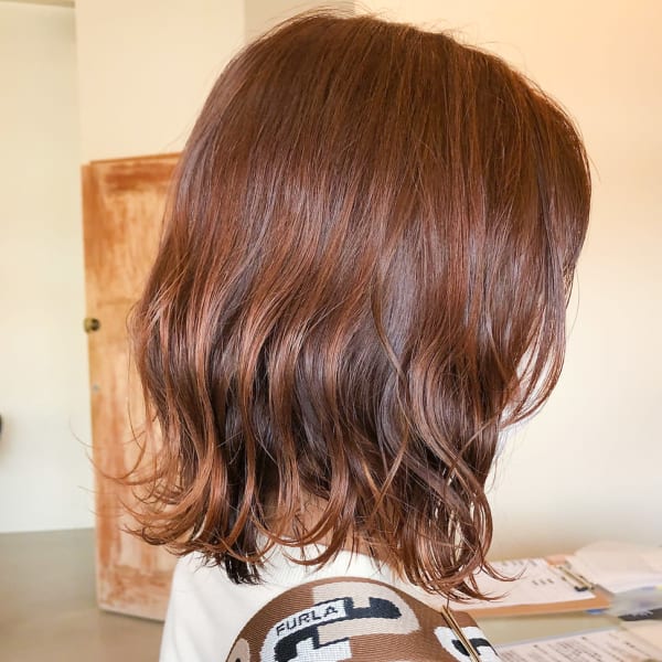 外ハネミディ×オレンジベージュ|basho