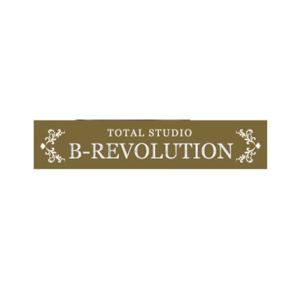 TOTAL STUDIO B-REVOLUTION【トータルスタジオ ビーレボリューション】のスタッフ紹介。トータルスタジオ ビーレボリューション