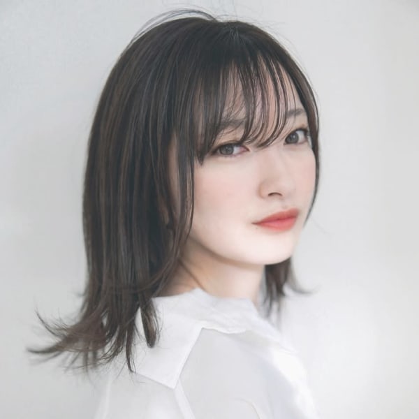 *20代30代40代大人女子のピュアストレートミディ*