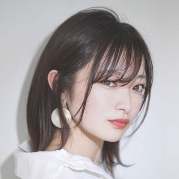 *20代30代40代大人女子のピュアストレートミディ*