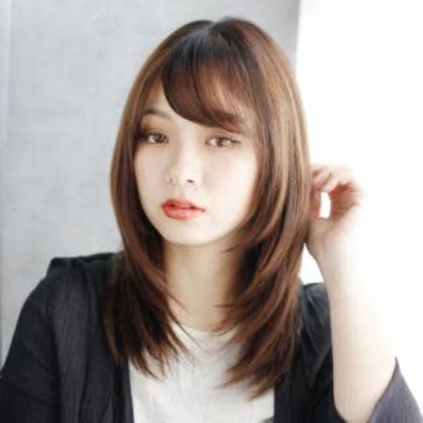 透け感バングのナチュラルレイヤー