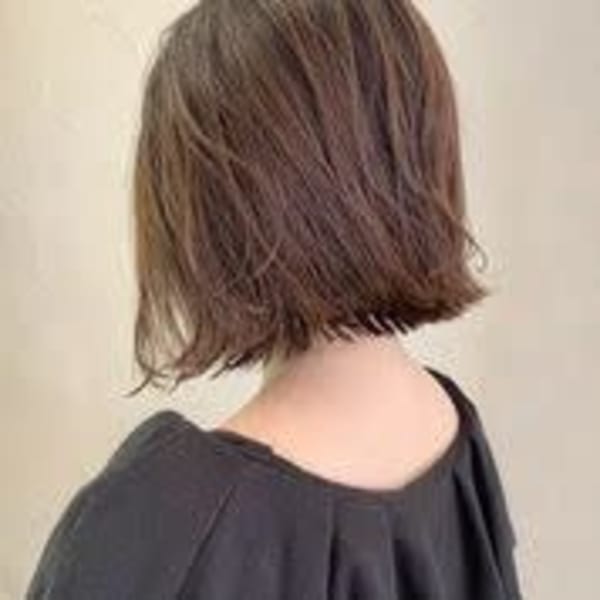 外ハネ/切りっぱなし/アッシュ/艶カラー/20代30代40代