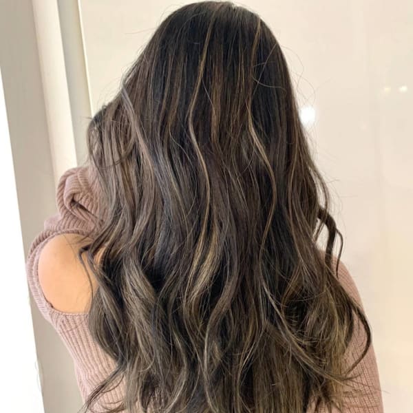 ベージュバレイヤージュ