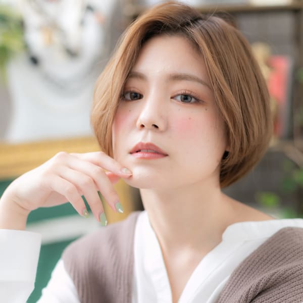 小顔前下がりグラボブ…外国人風シアカラー　ミニボブ