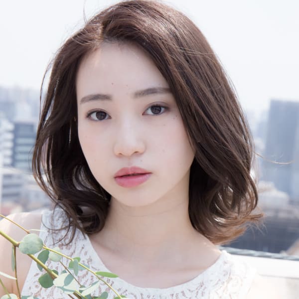 品よくクラシカルアップしたアーバンミディ