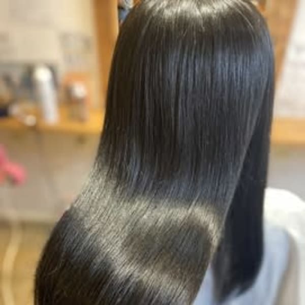 ツヤ髪ストレートヘア