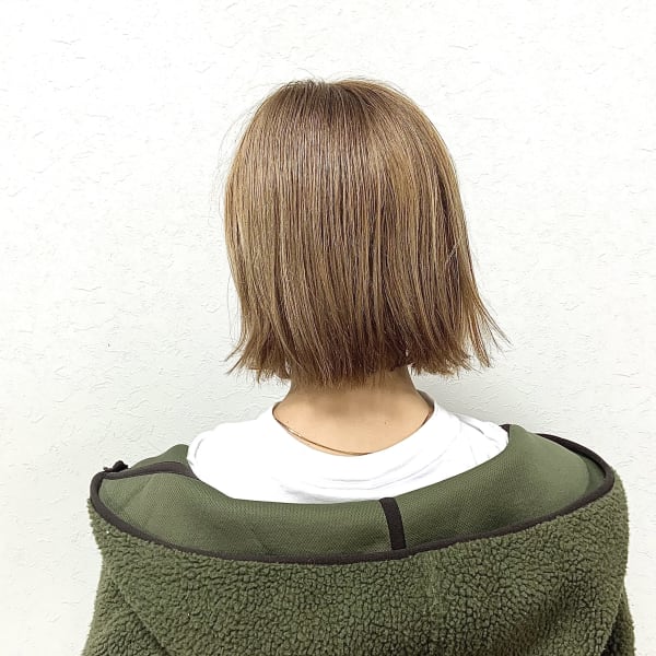 切りっぱなしボブ×ハイトーンカラー