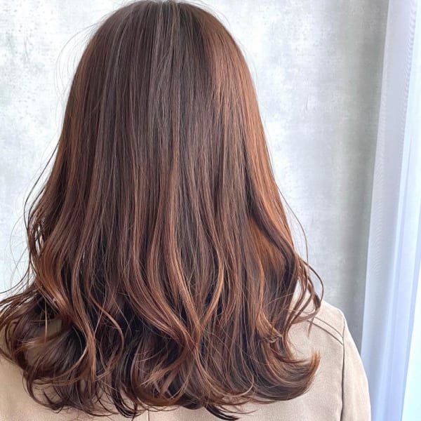 ピンクベージュ