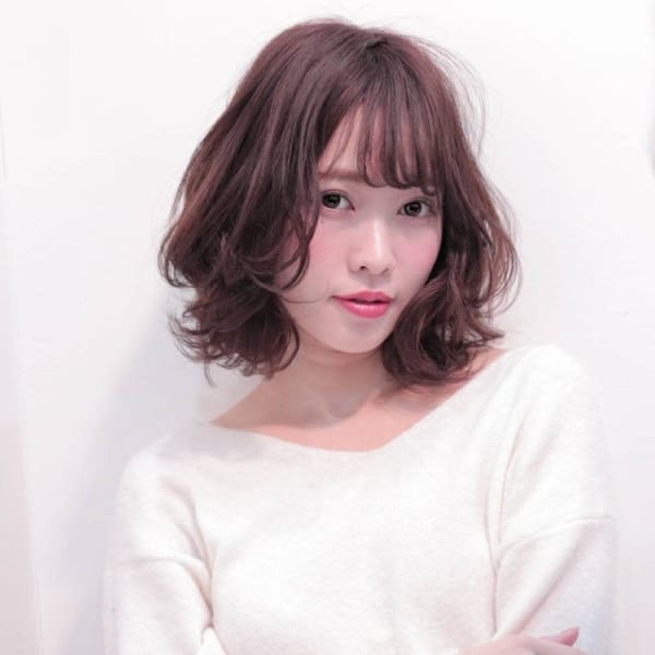 ひし形シルエットのレイヤーボブ