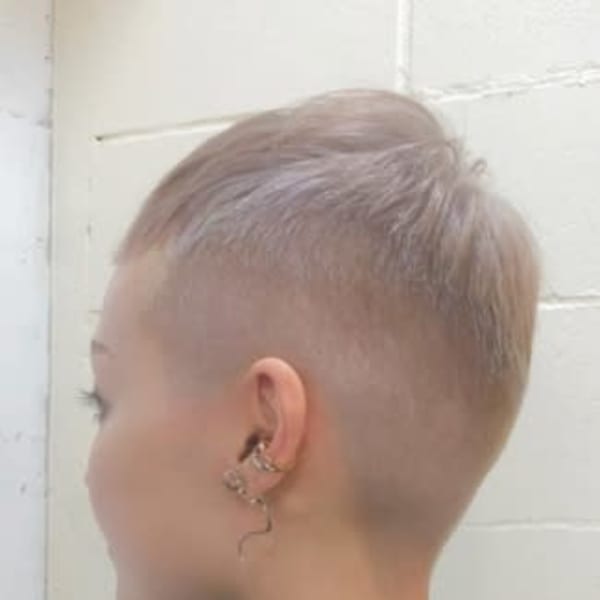 ホワイトアッシュ×フェードカット