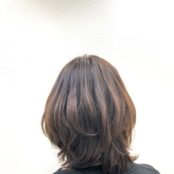 暖色系カラー/くびれ/ミディアム/ウルフレイヤー/40代