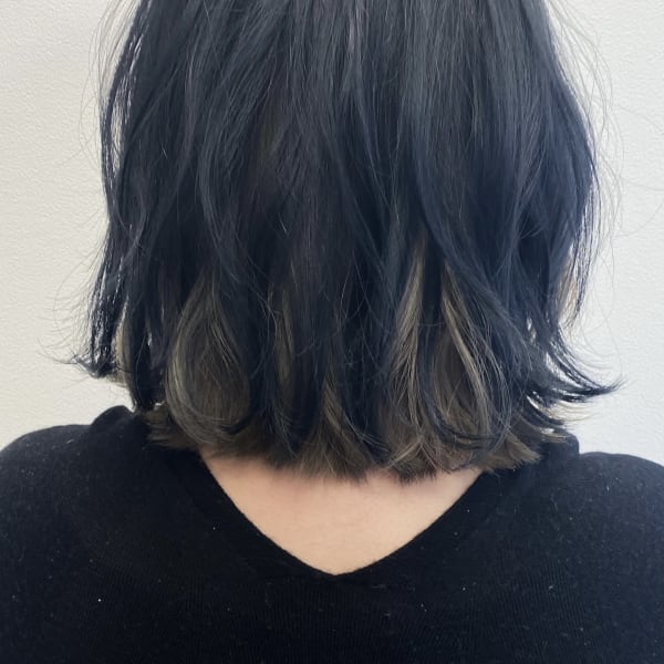 ブルーブラック ベージュインナーカラー でかっこよく