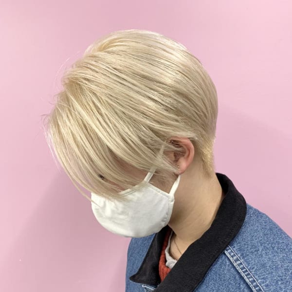 ブロンドカラーのジェンダーレス/ハンサムショート