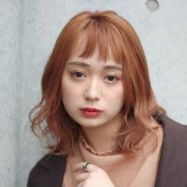 軽さのあるハイトーンエアリーパーマ