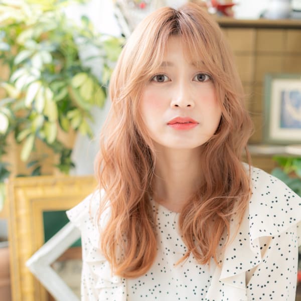 ピンクグラデーション小顔センターパート 大人ガーリー