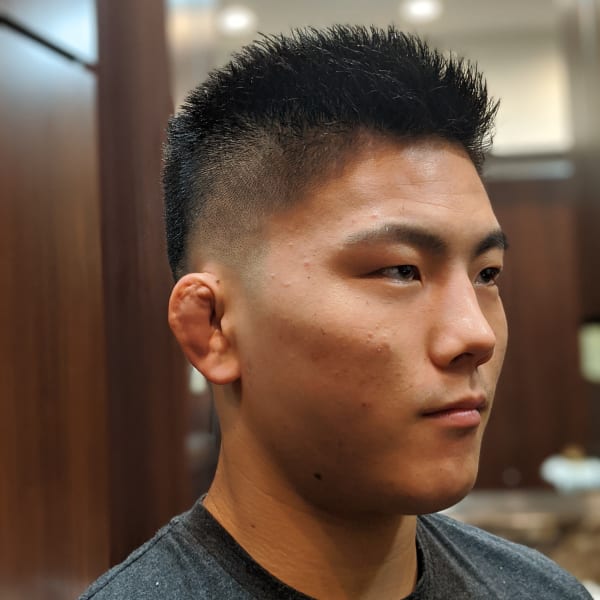 スキンフェードモヒカン