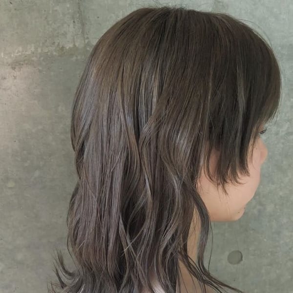 カーキグレージュ