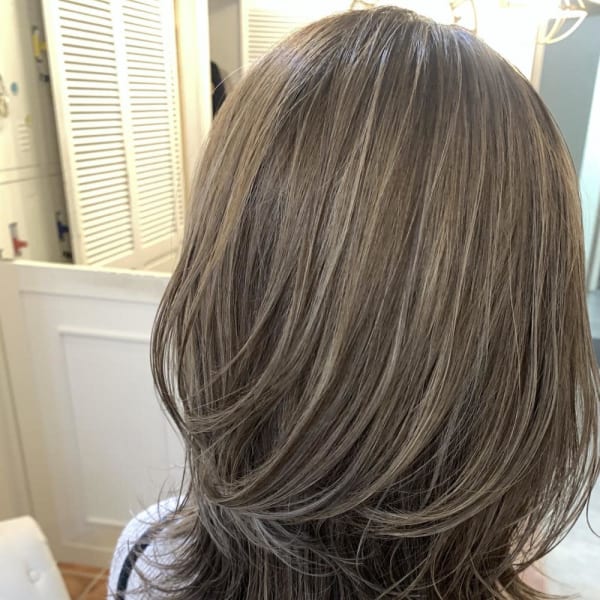 ハイライトベージュ