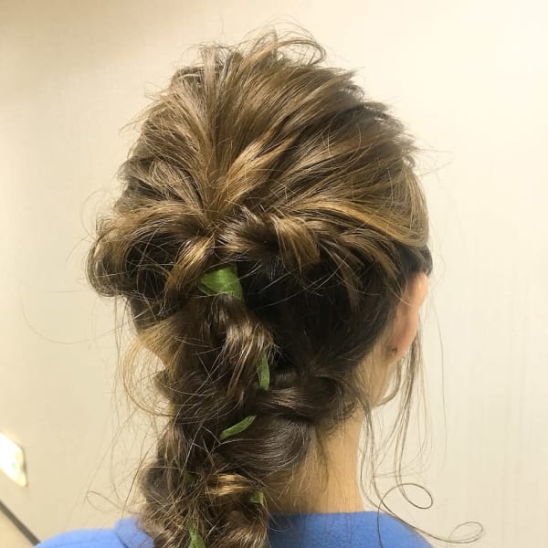 結婚式 卒業式 成人式 リボン編み込みダウンアレンジ|半個室型美容室 Sourire 高城店