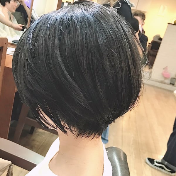 ショートボブ☆クビレ