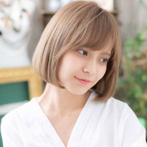 斜めバング×シアーベージュ小顔前下がりボブ 小顔ボブ