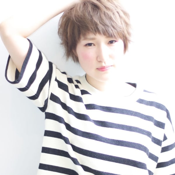 大人可愛い！シースルーアシメショート