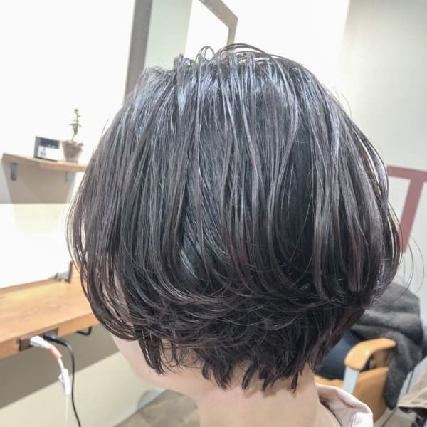 30代40代大人上品シルエットなボリュームパーマショート