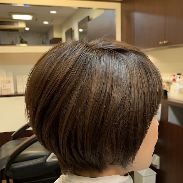 ボブ・後頭部のボリューム位置と丸みがポイントです。|polish.custom-hair