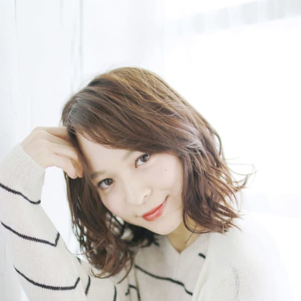 甘い抜け感無造作ウェーブ【髪質改善・個室サロン】|流山おおたかの森美容室GardenTerracesalon 個室美容室 髪質改善 NEW OPEN