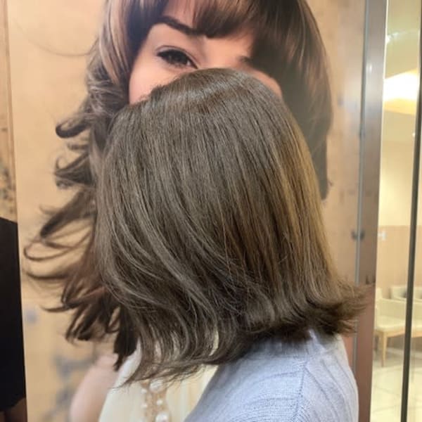 赤みをおさえるブルーアッシュ