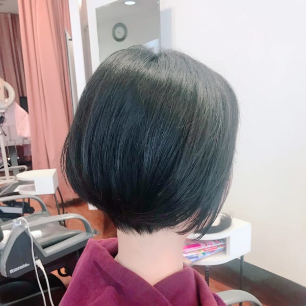 首元のキュッとボブ