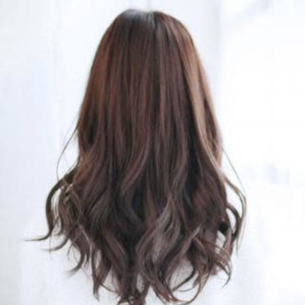 ツヤ感ボルドーカラーのミックスカールスタイル