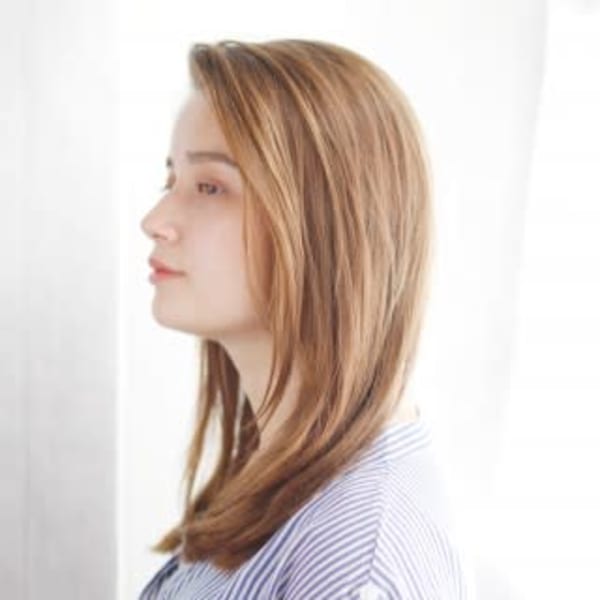 ナチュラルかきあげストレートスタイル