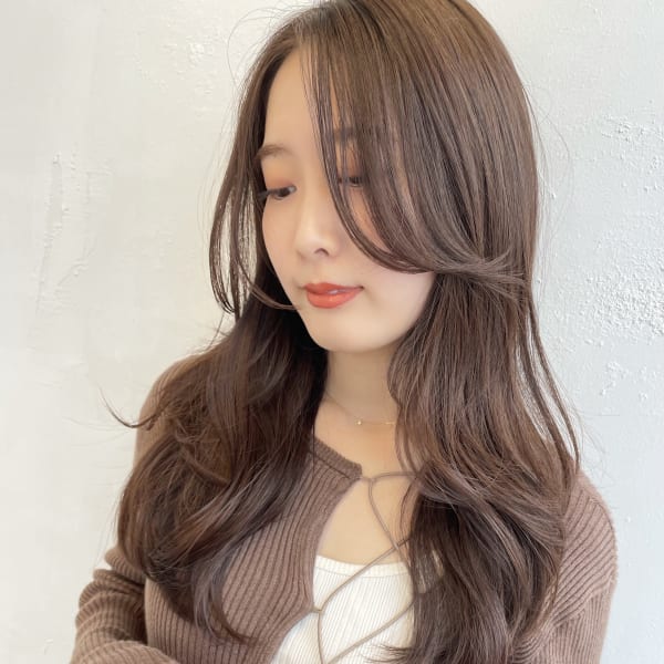 韓国風顔まわりレイヤーパーマ