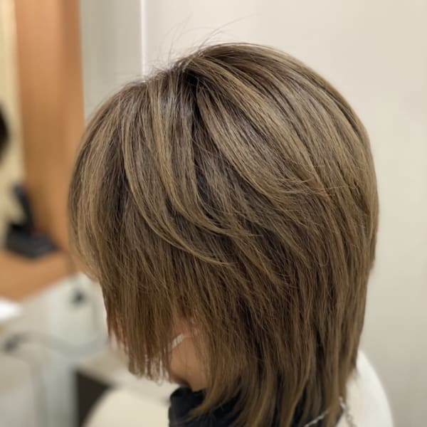 ショートハイレイヤースタイル