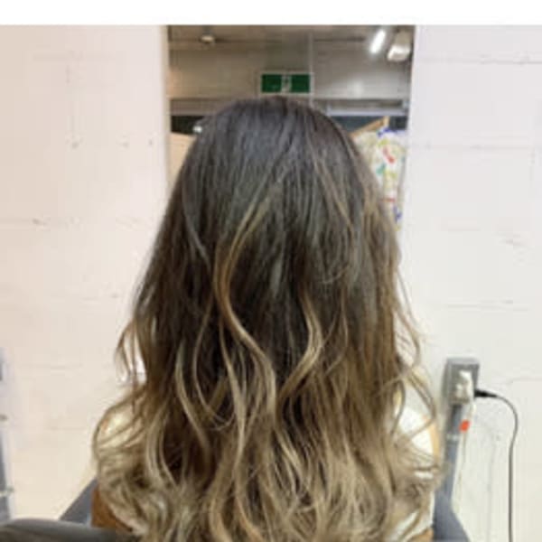 【グラデーション】【グレージュ】【ブリーチ】