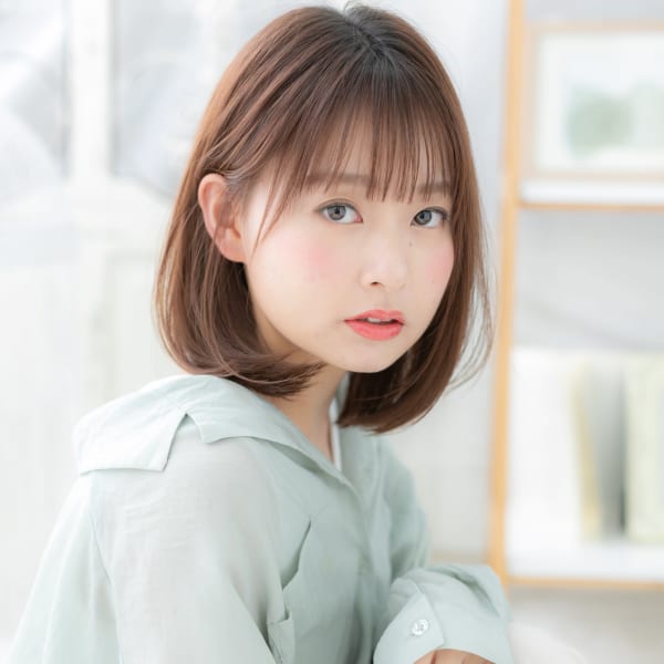 シースルー前髪ツヤ感ココアブラウン小顔ロブ 大人ガーリー