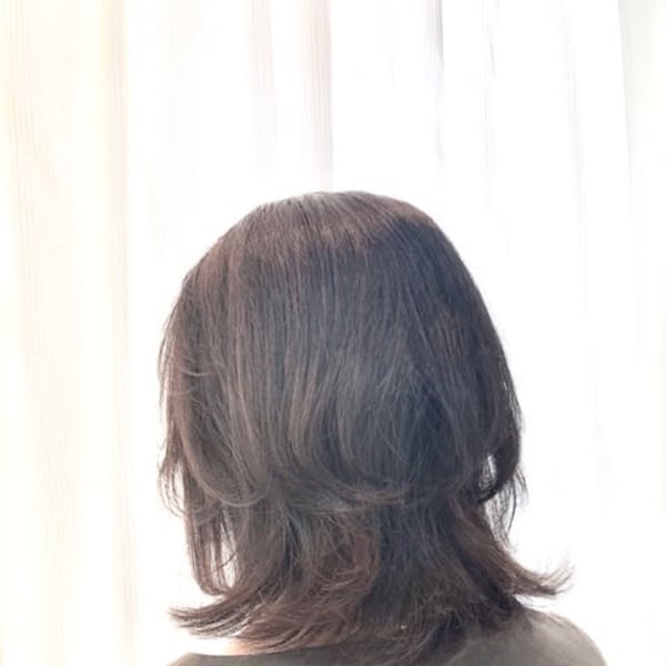 大人かわいい/くびれ/小顔/ウルフレイヤー/外ハネ/40代