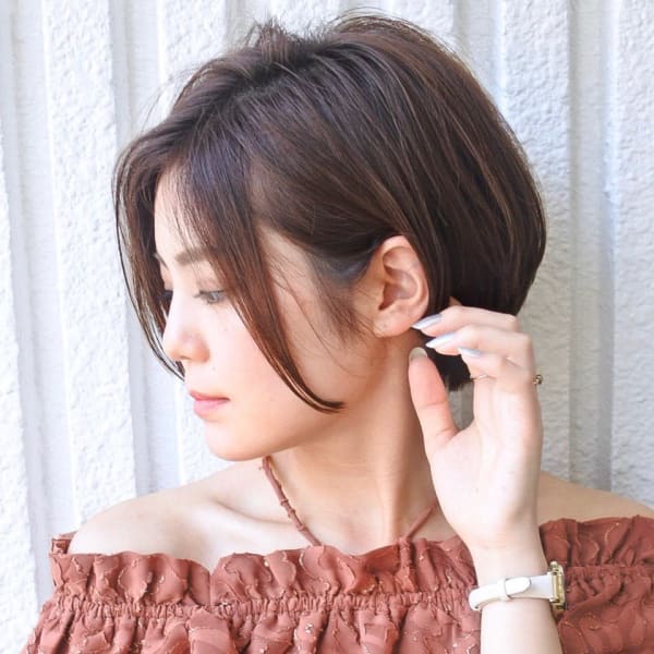 横顔美人ショート