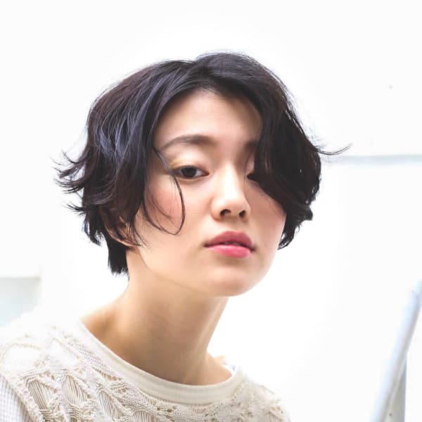 ウェーブショート×黒髪