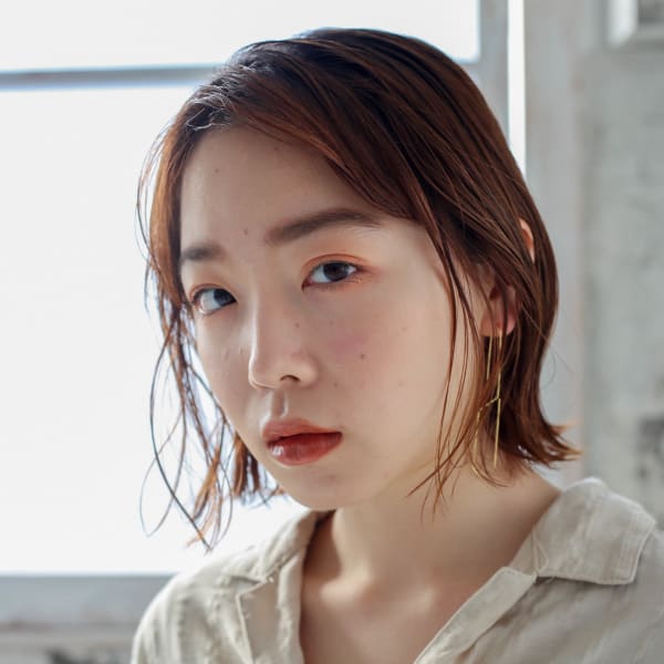 外ハネショート×ウェットスタイリング