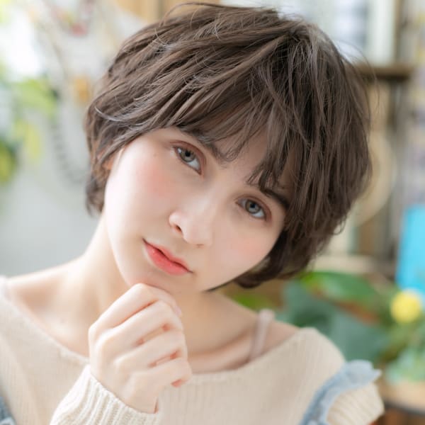 ダークアッシュくせ毛風小顔グランマッシュ　オリーブグレージュ