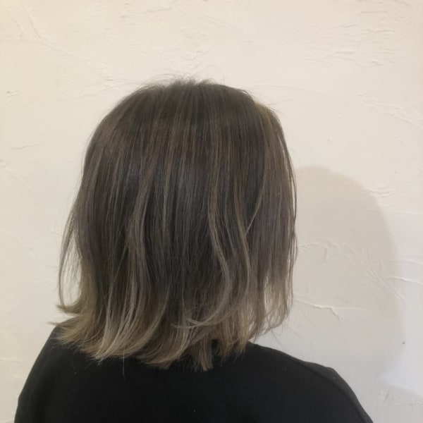 マットグレージュ×バレイヤージュ