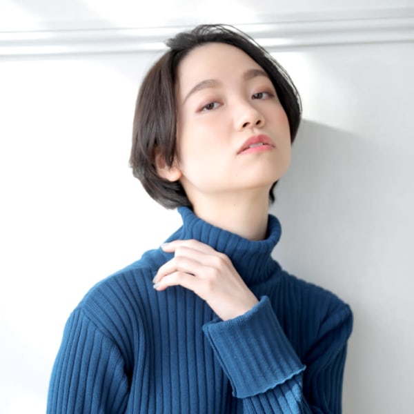 シンプルな黒髪ショート