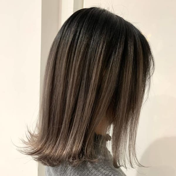 切りっぱなしグレージュグラデーション